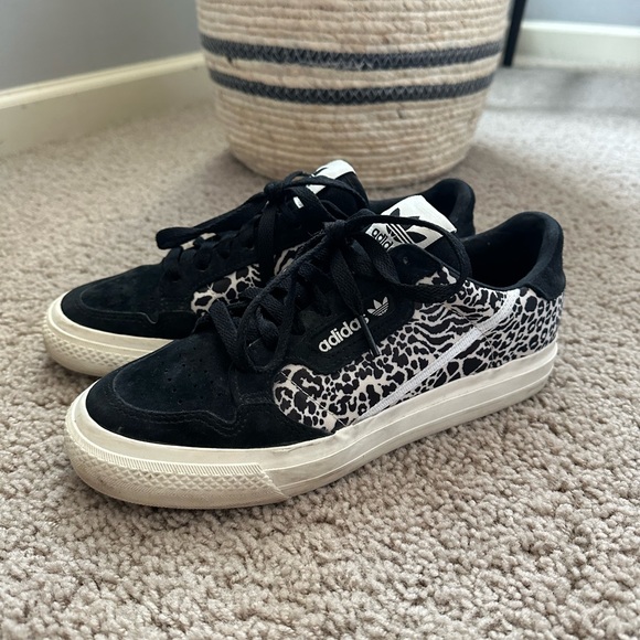 Rare- Adidas women’s Originals Continental Vulcanized Leopard Black size 8 - Picture 2 of 7